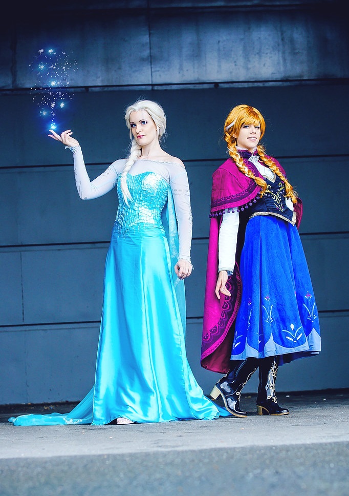 Elsay & Anna Disney inspired outfit ideas for girls
