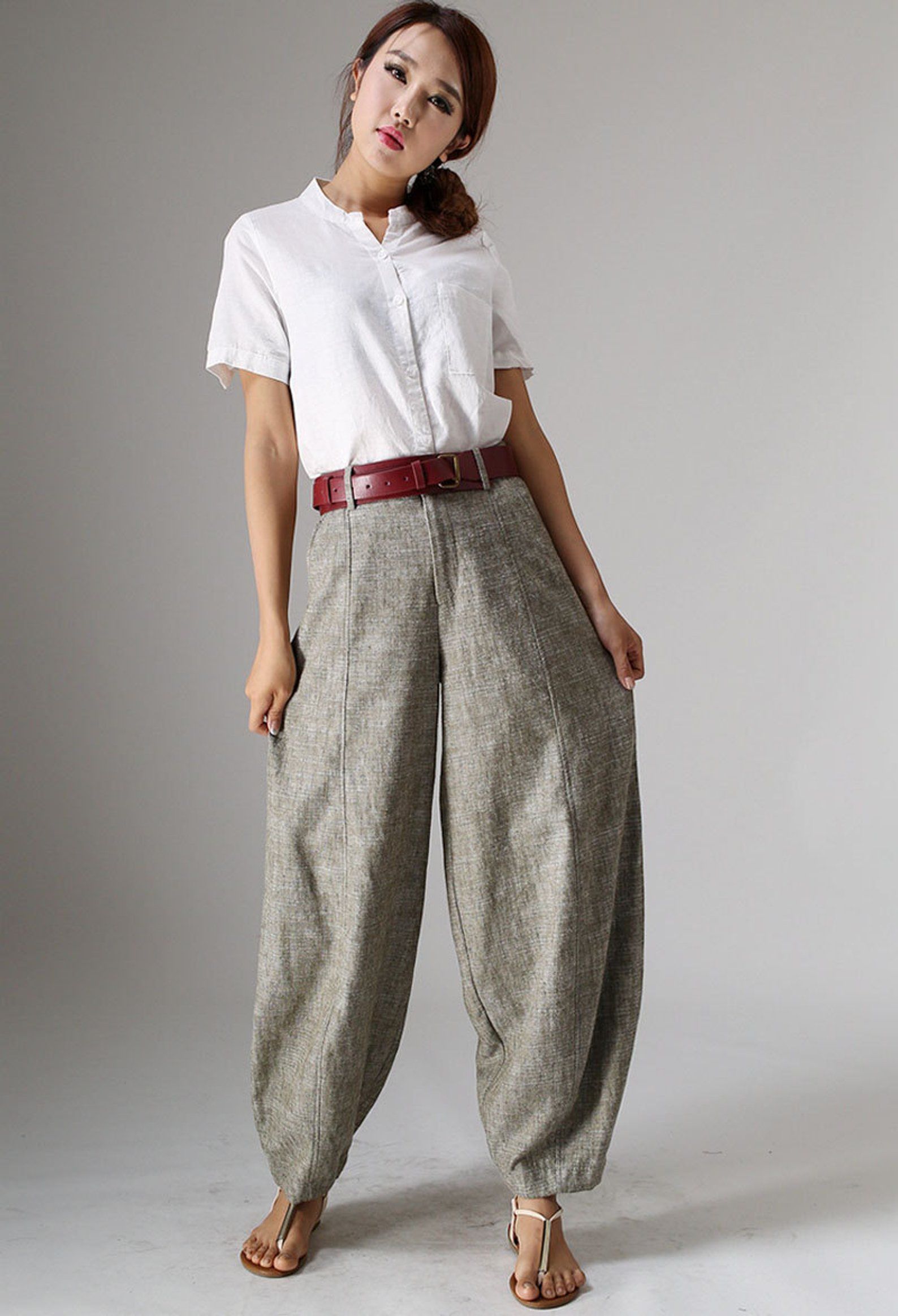 Baggy pants. 1 60+ Fashionable '90s Ladies Outfit Ideas That Come Back - 18