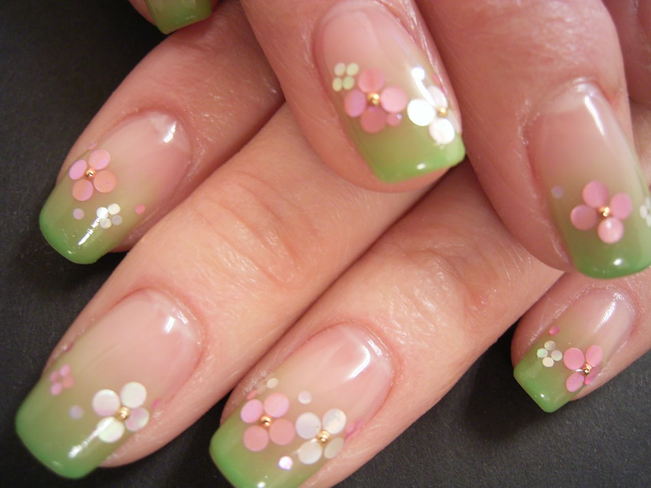 Green Daisy Floral nails. 90+ Hottest 3D Acrylic Nails With Flower Designs - 18 3D acrylic nails with flower designs
