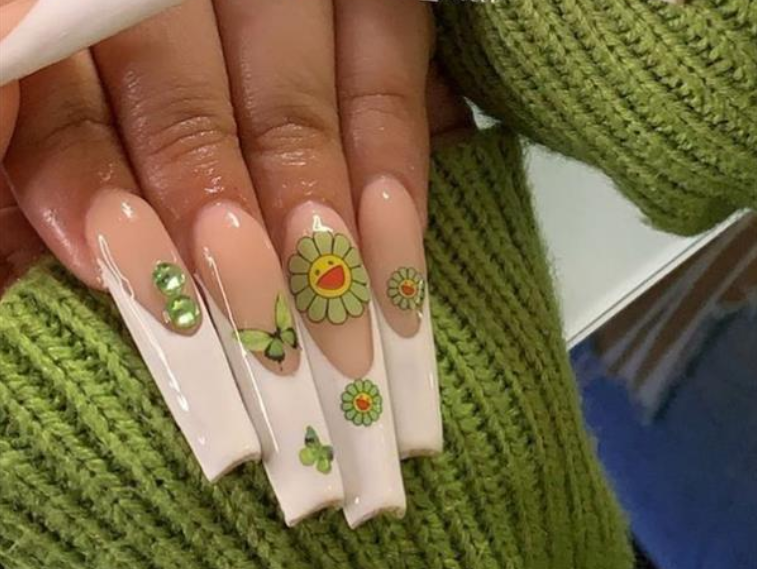 Green Daisy Floral nauls 1 90+ Hottest 3D Acrylic Nails With Flower Designs - 19 3D acrylic nails with flower designs