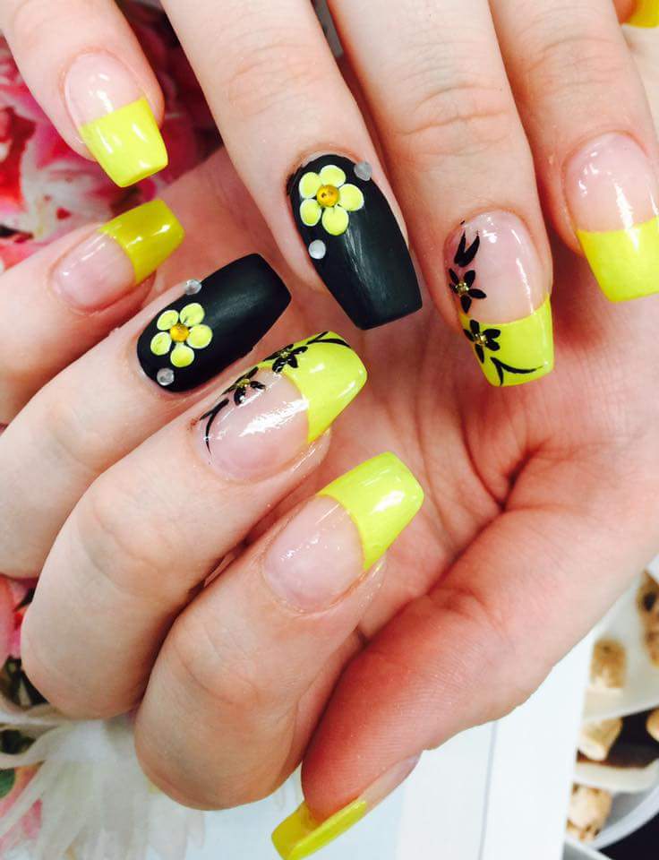 stumpy 1 90+ Hottest 3D Acrylic Nails With Flower Designs - 37 3D acrylic nails with flower designs