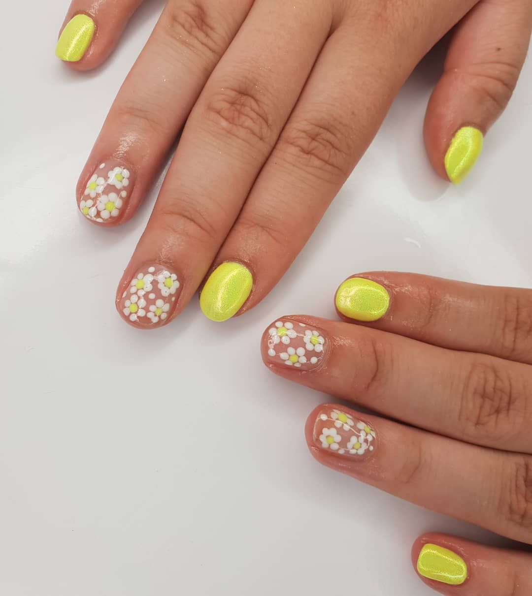 stumpy.. 90+ Hottest 3D Acrylic Nails With Flower Designs - 38 3D acrylic nails with flower designs
