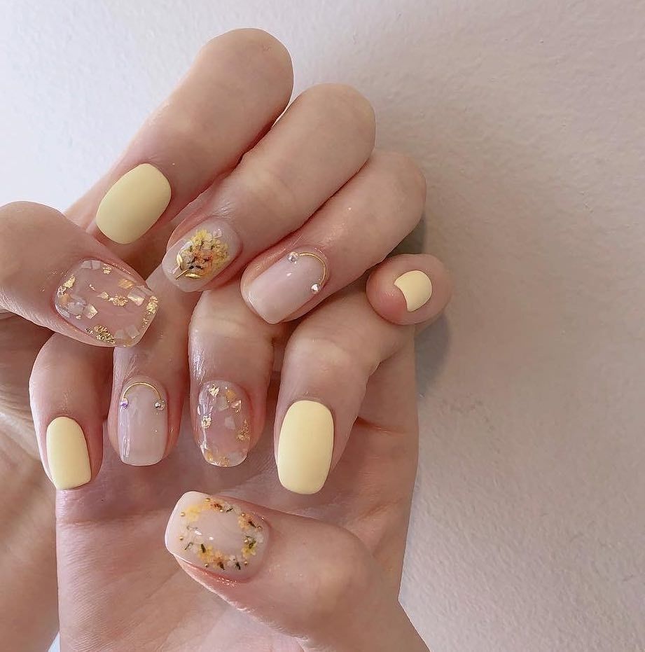 stumpy 90+ Hottest 3D Acrylic Nails With Flower Designs - 35 3D acrylic nails with flower designs
