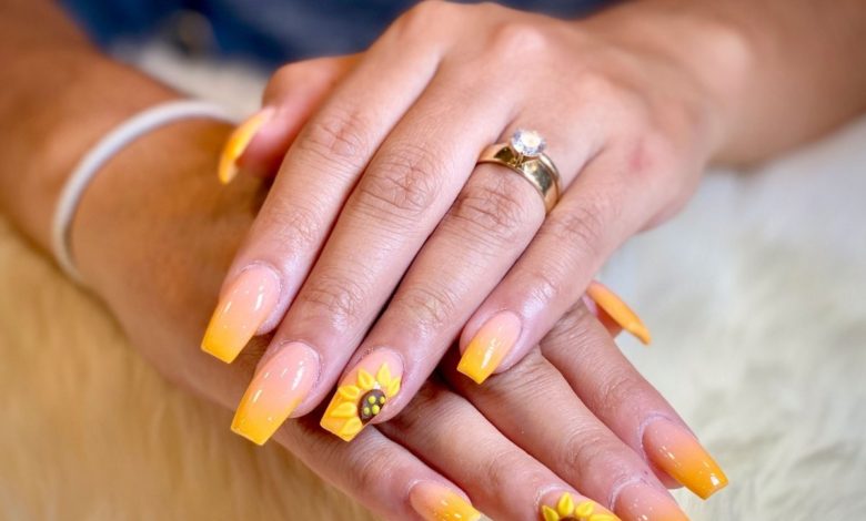 sunflower 2 90+ Hottest 3D Acrylic Nails With Flower Designs - Fashion Magazine 1