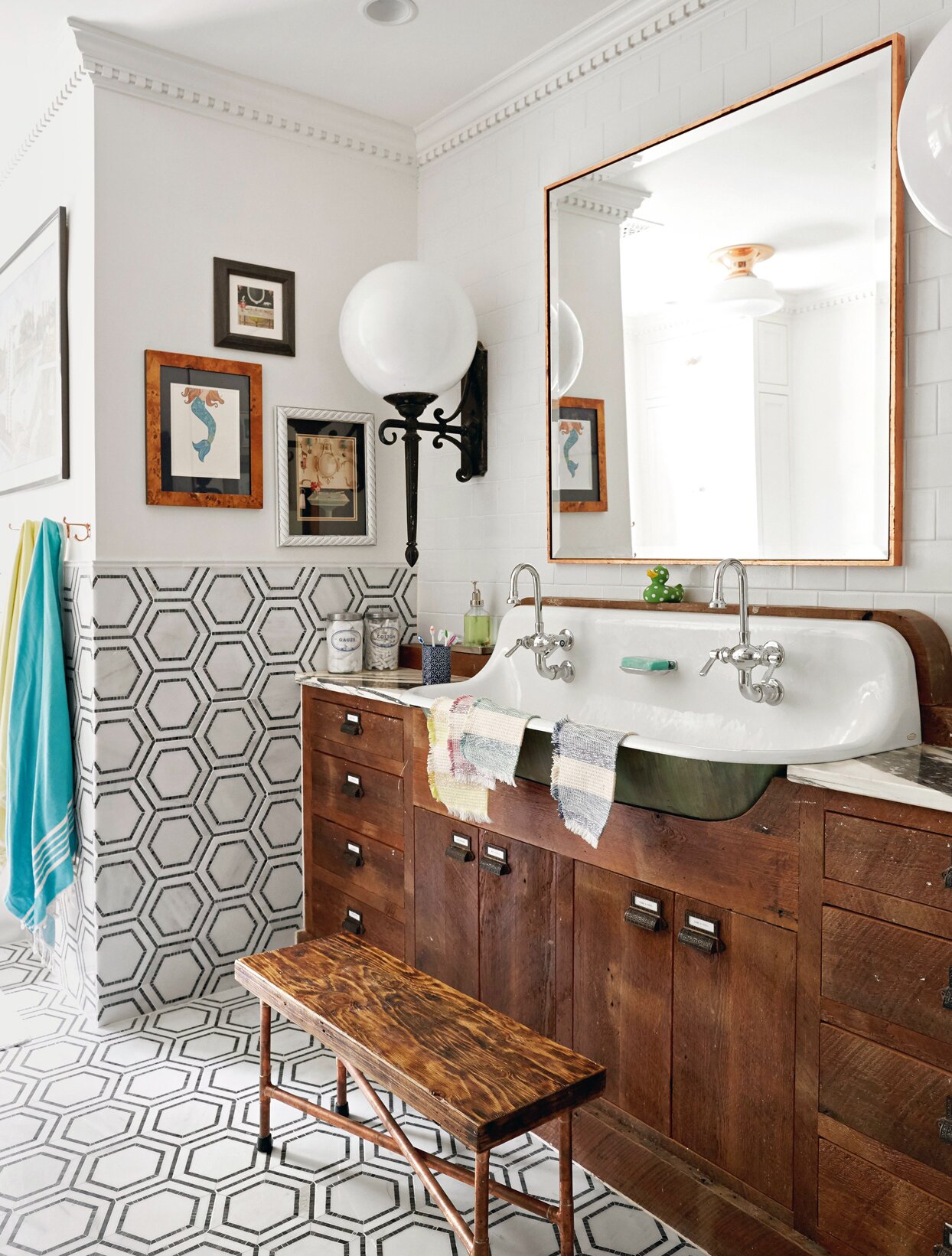 transforming-old-bathroom 10 Small Bathroom Ideas On A Small Budget