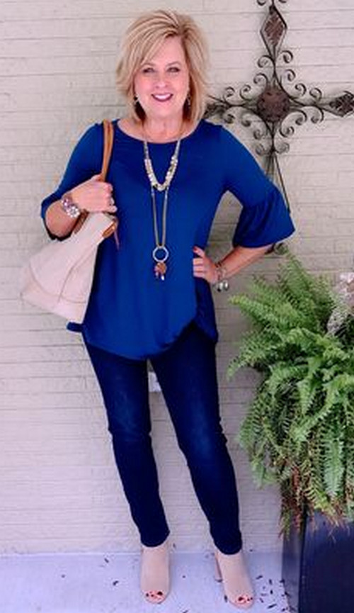 2021-12-05_024625 Stylish work outfit ideas for women over 50 to inspire you