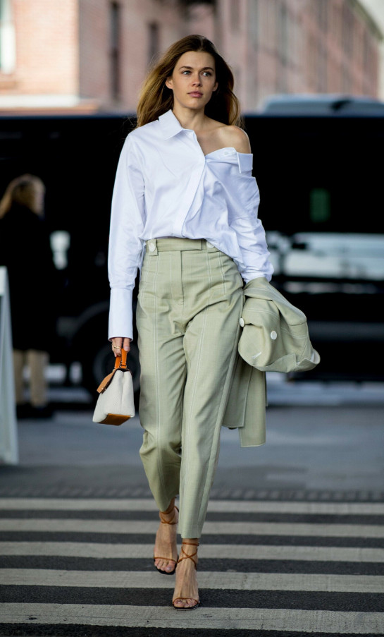 2021-12-05_030130 Stylish work outfit ideas for women over 50 to inspire you