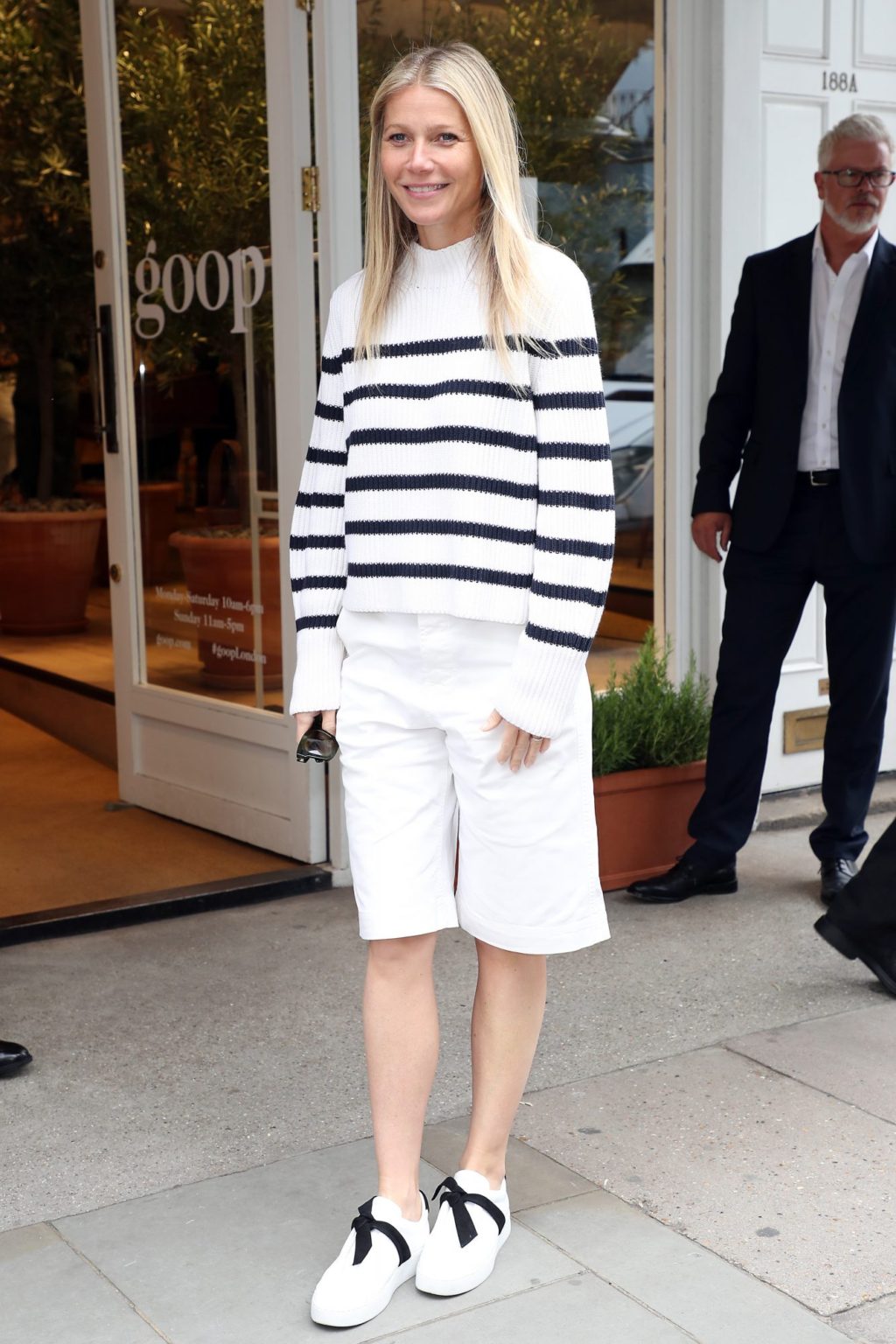 65+ Smartest Business Casual Attire for Women 28 Blouse and Long Shorts. 2 65+ Smartest Business Casual Attire for Women - 24