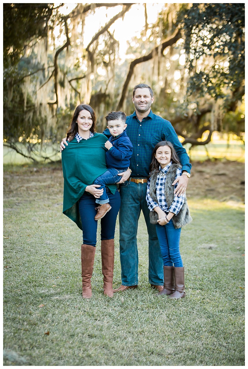 Contrast-and-colors.-1 70+ Best Family Photoshoot Outfit Ideas That You Must Check