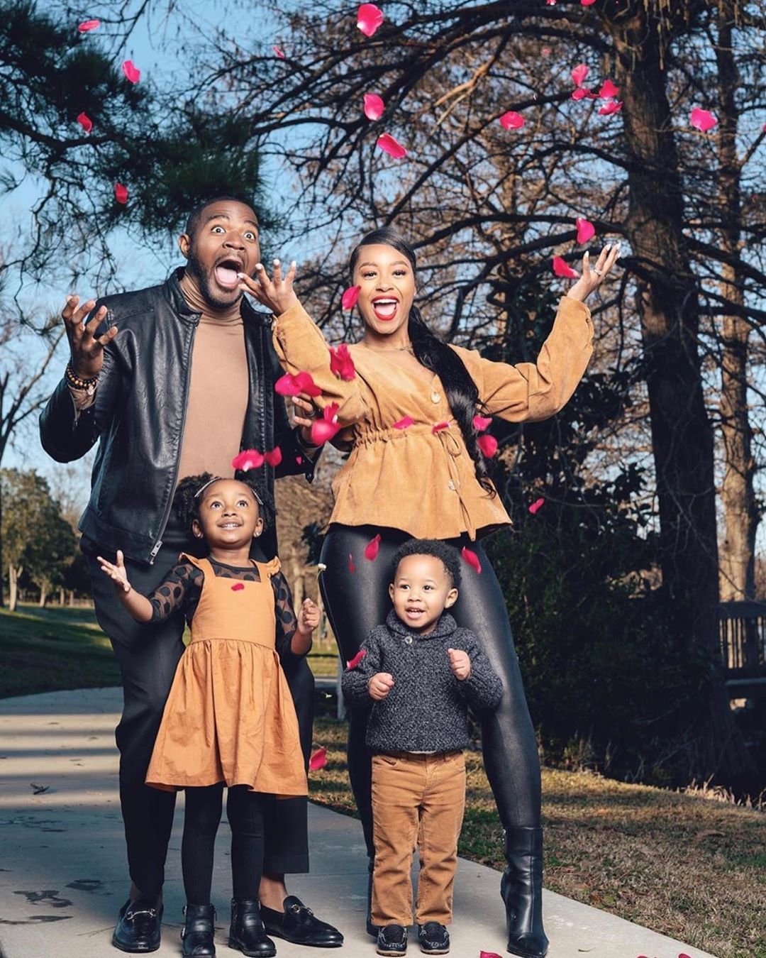 Contrast-and-colors.-2 70+ Best Family Photoshoot Outfit Ideas That You Must Check