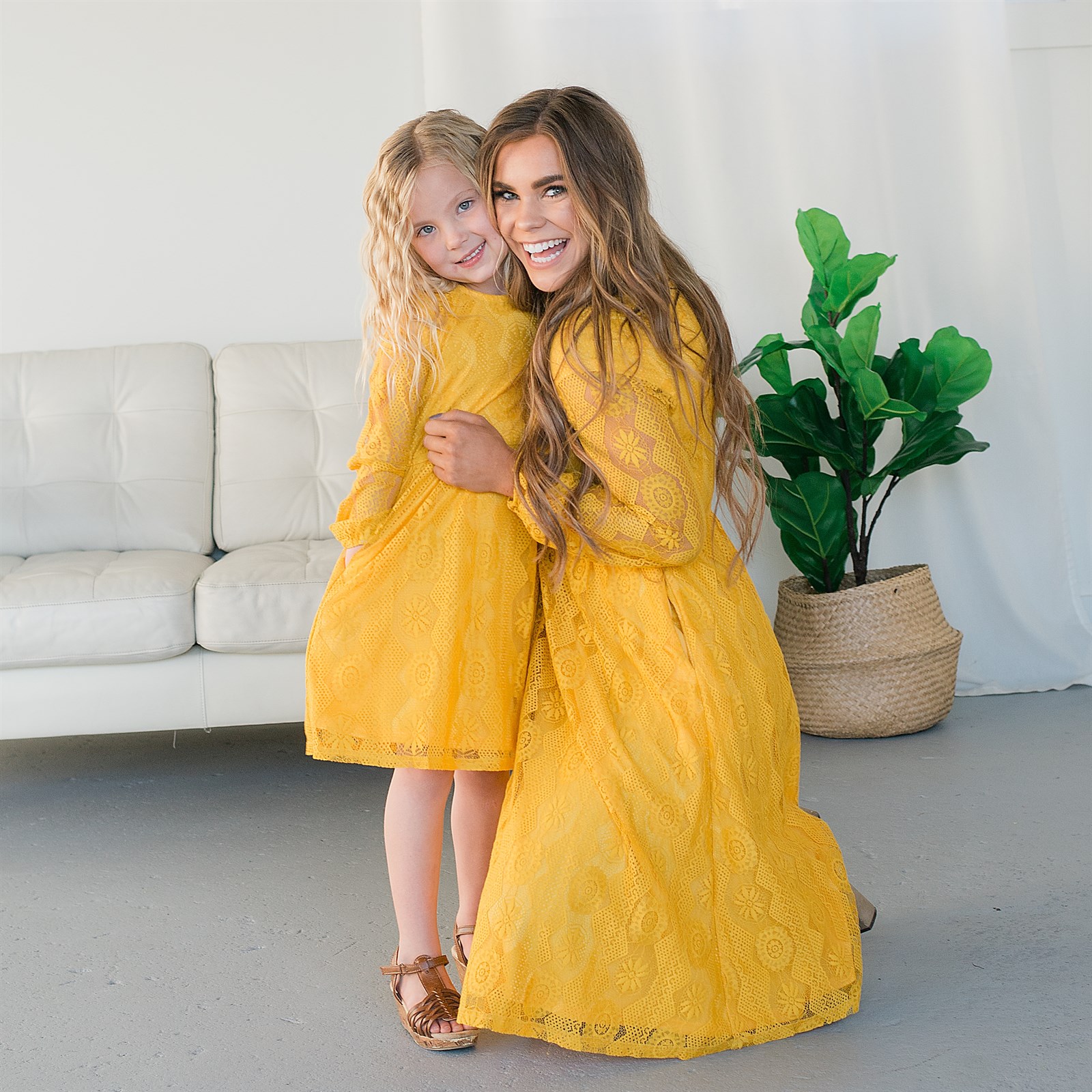 Family-Matching-Outfit-Online-Shopping.. 70+ Best Family Photoshoot Outfit Ideas That You Must Check