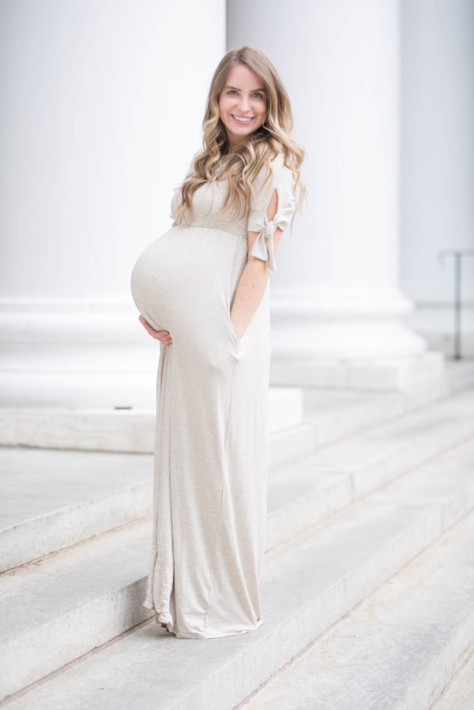 Fitted Long dresses .. Hottest 25 Maternity Photoshoot Outfit Ideas - 5
