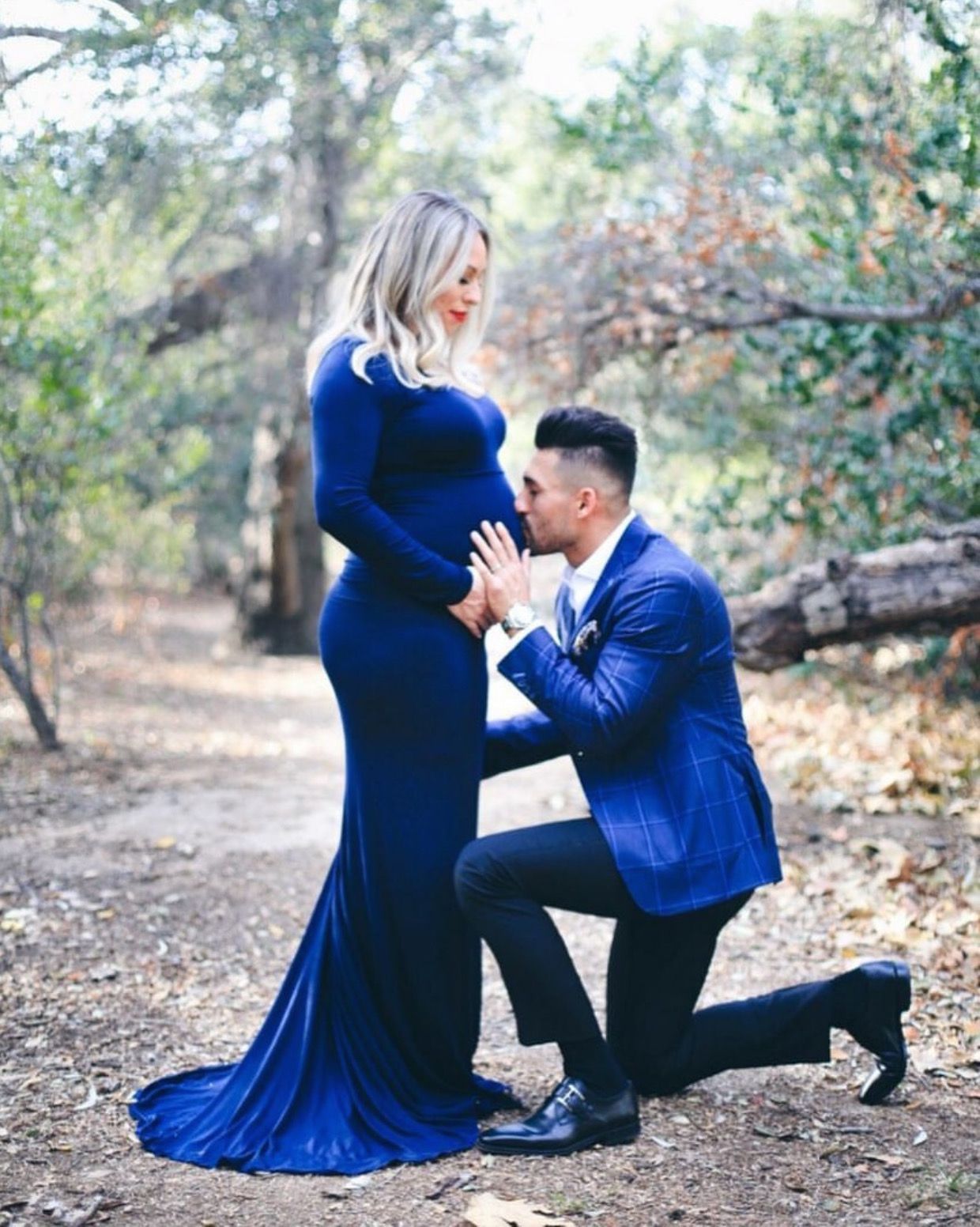 Fitted Long dresses 1 1 Hottest 25 Maternity Photoshoot Outfit Ideas - 9