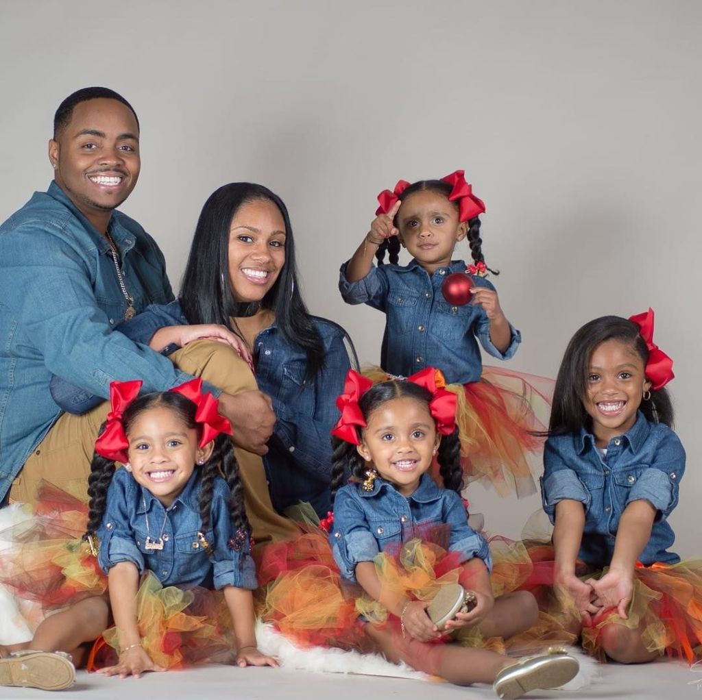 Matching Outfits 1 1 70+ Best Family Photoshoot Outfit Ideas That You Must Check - 19