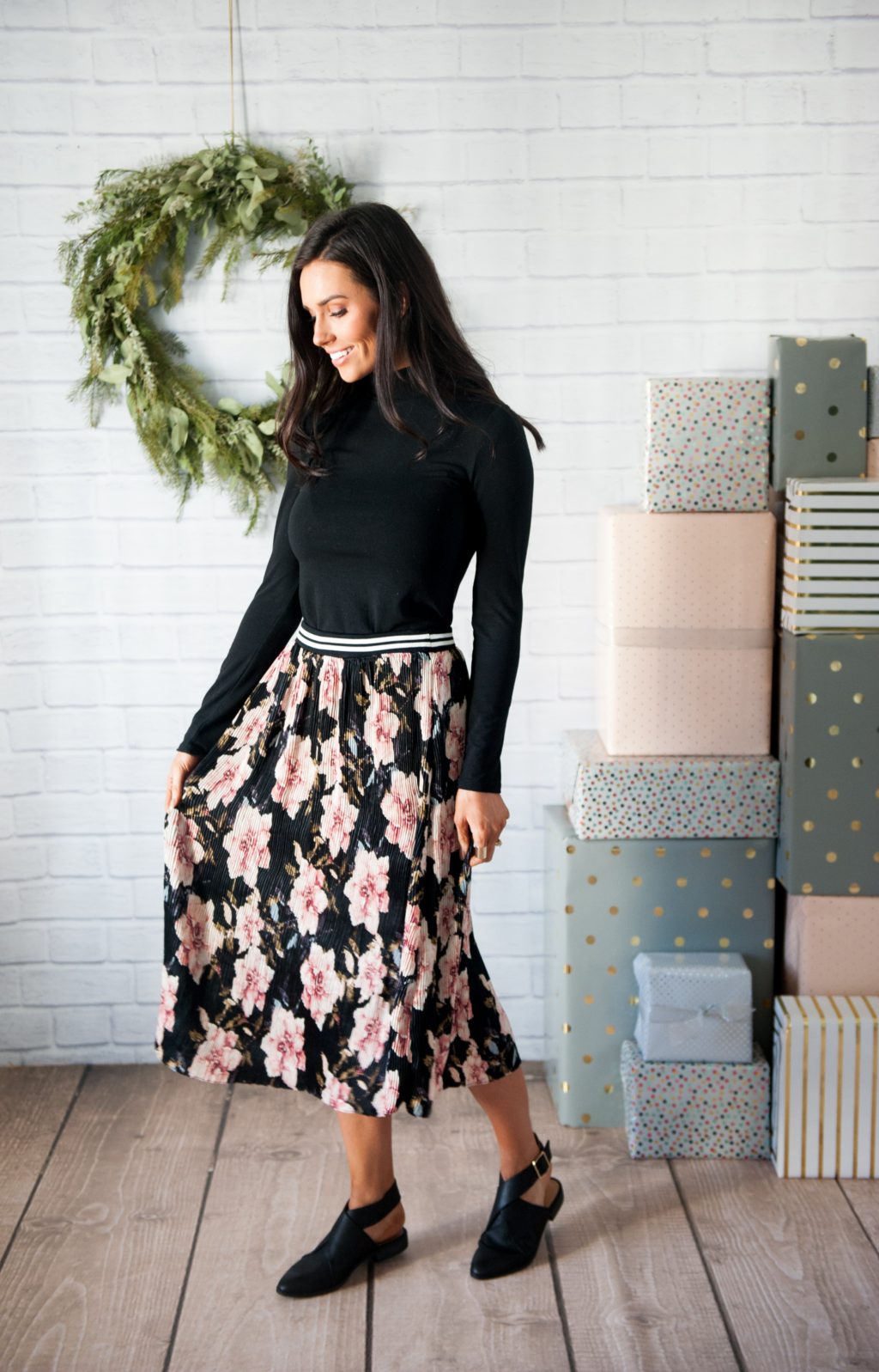 Midi-Skirt-And-Turtleneck.-2-1024x1597 65+ Smartest Business Casual Attire for Women in 2022