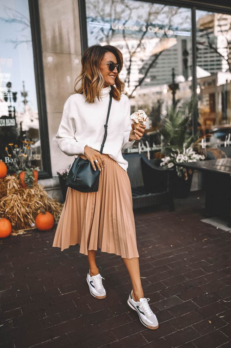 Midi Skirt And Turtleneck. 65+ Smartest Business Casual Attire for Women - 34