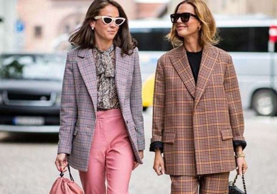 Patterned-Suit.-3 65+ Smartest Business Casual Attire for Women in 2022