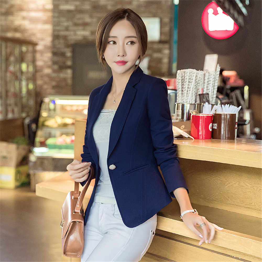 blazer-4 65+ Smartest Business Casual Attire for Women in 2022