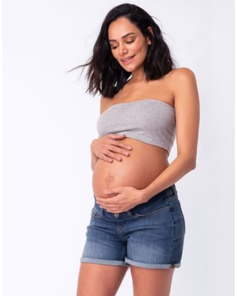 bra-with-shorts-1 Hottest 25 Maternity Photoshoot Outfit Ideas