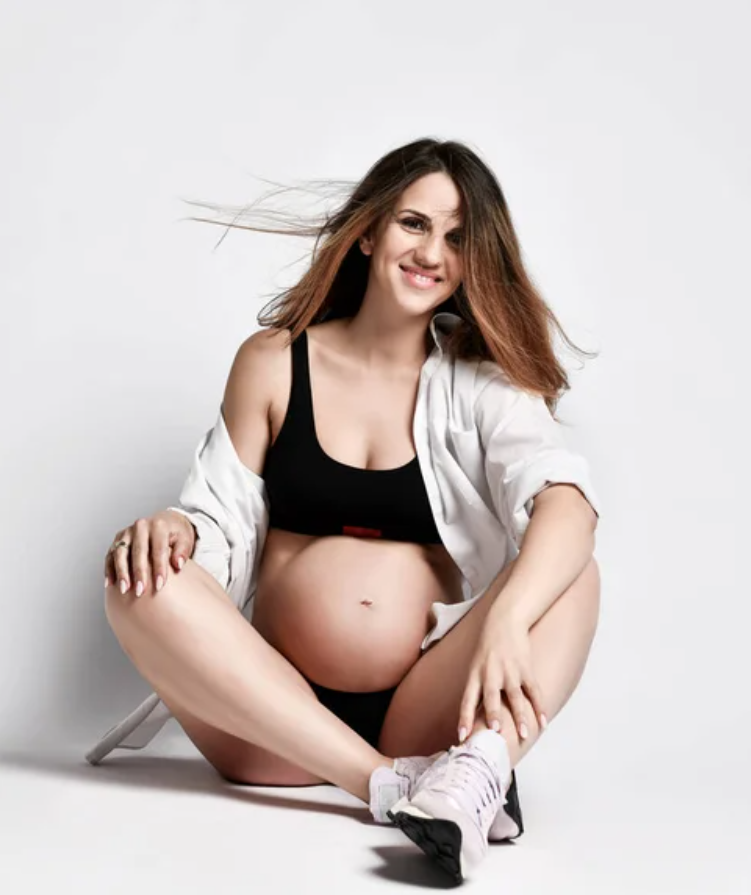 bra-with-shorts Hottest 25 Maternity Photoshoot Outfit Ideas