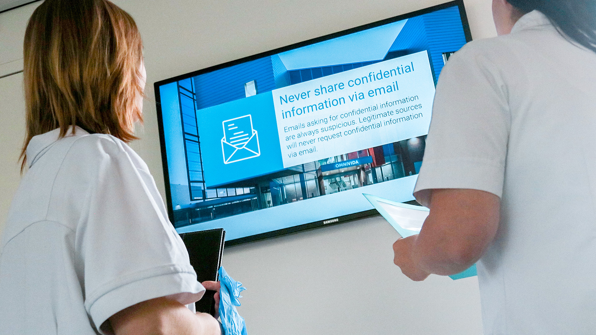 digital-signage-in-healthcare-1 Why Is Digitization Important in Healthcare?