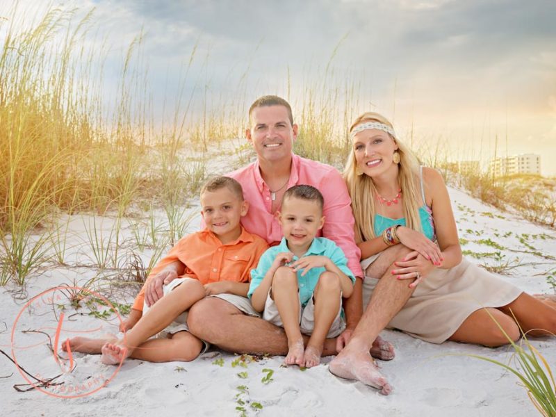 family photoshoots... 1 70+ Best Family Photoshoot Outfit Ideas That You Must Check - 25