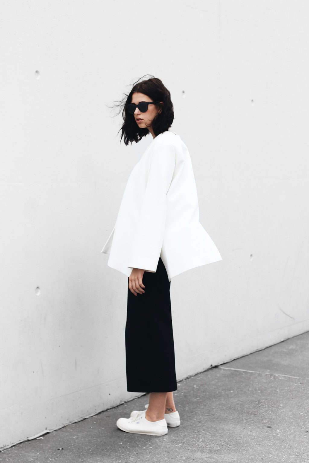 60+ Hot Trending Clothes for Teenage Girl 57 minimalist outfit 1 60+ Hot Trending Clothes for Teenage Girl - 52