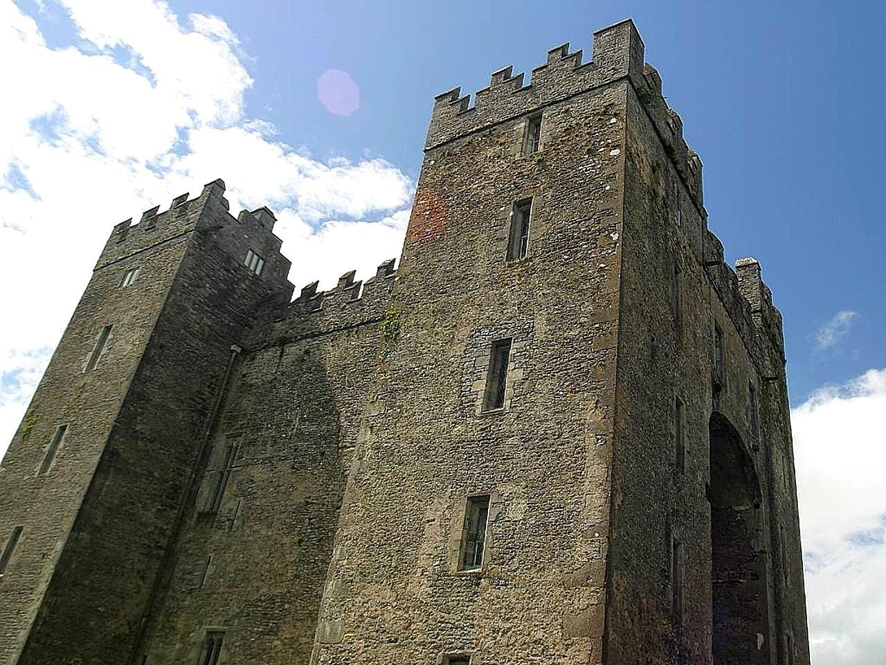 Bunratty-Castle Top 10 Unforgettable Tourist Attractions to Discover in Ireland