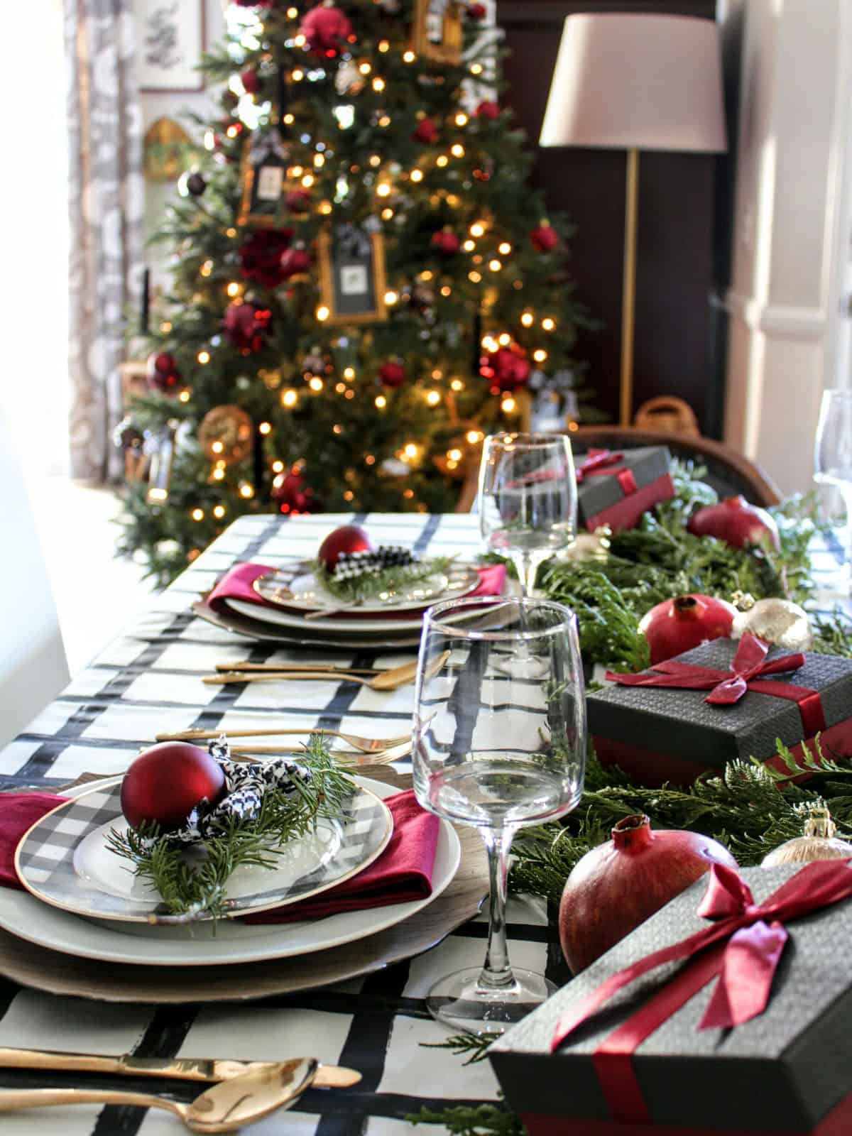 Christmas Table Decoration. 3 Top 70+ Christmas Decoration Ideas - 20