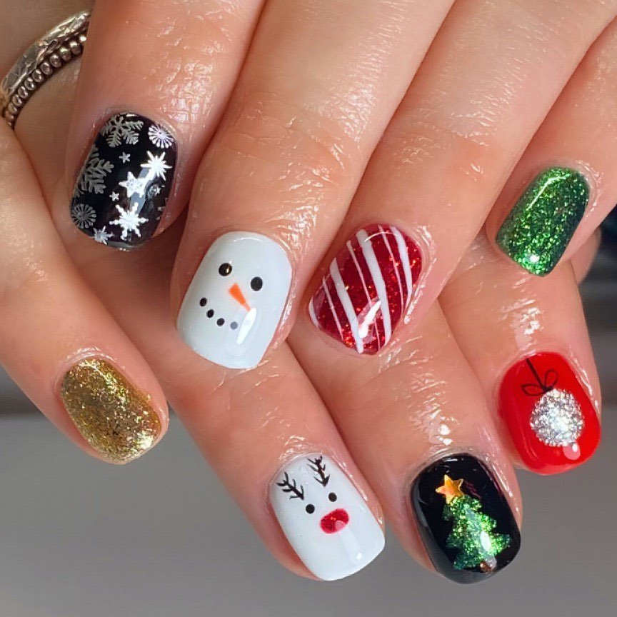 70+ Magical Disney Nail Designs That Look Cute 63 Disney Christmas Nail Design.. 70+ Magical Disney Nail Designs That Look Cute - 63