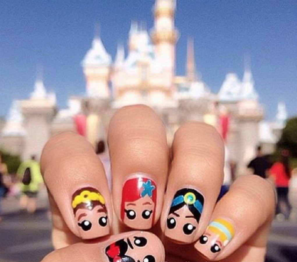 Disney nail art 70+ Magical Disney Nail Designs That Look Cute - 25