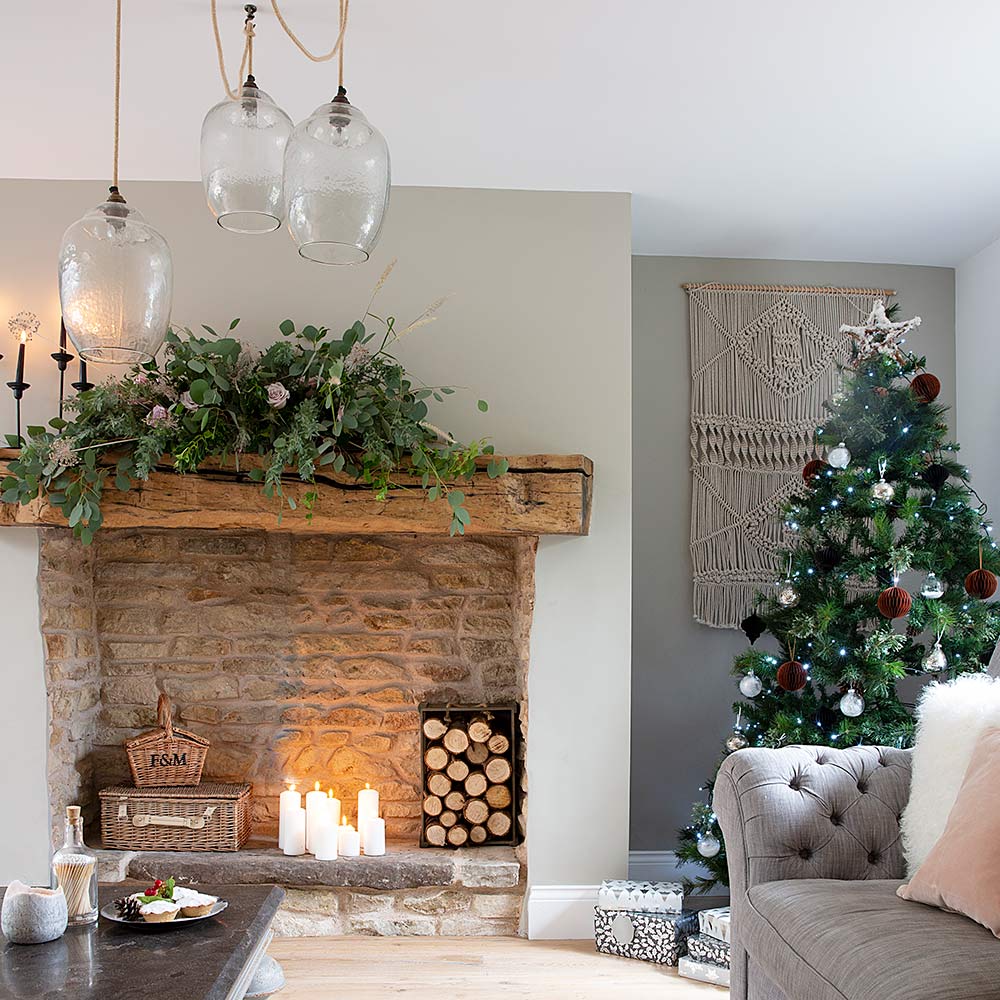 Fireplace-Decoration-1 Top 70+ Christmas Decoration Ideas in 2021/2022
