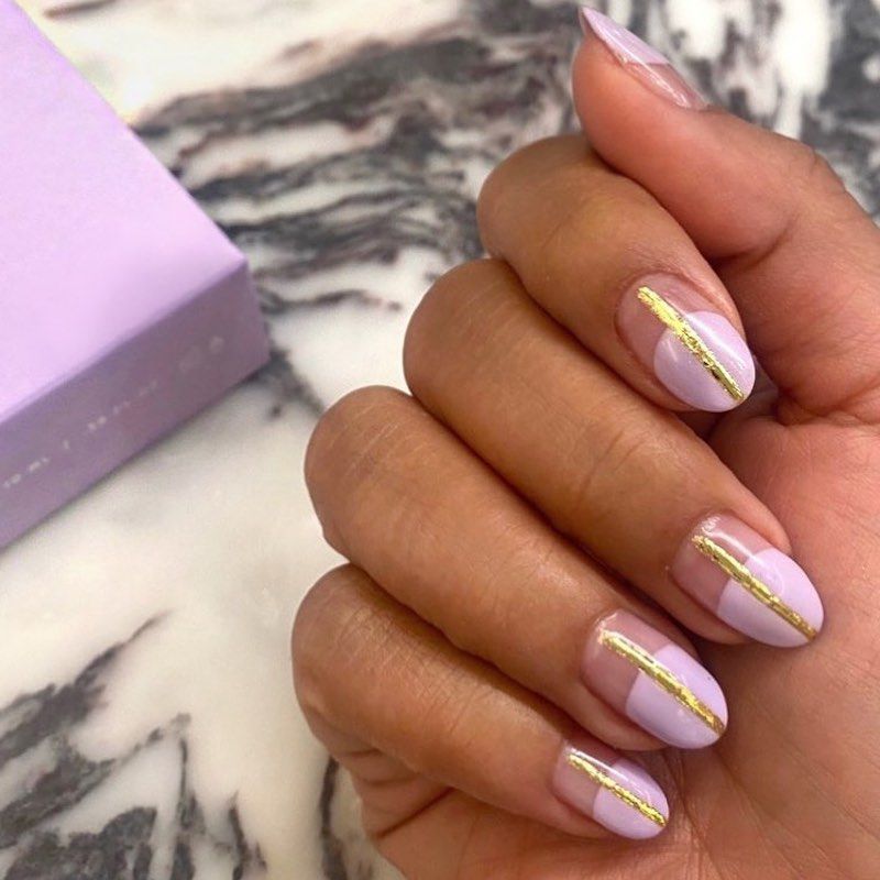50+ Hottest Nail Art Studio Design Ideas 40 Golden Stripes 50+ Hottest Nail Art Studio Design Ideas - 40