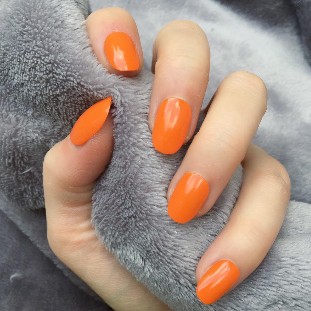 Oval-Nail-Shape.-1 75+ Hottest Looking Nail Shapes for Women in 2022