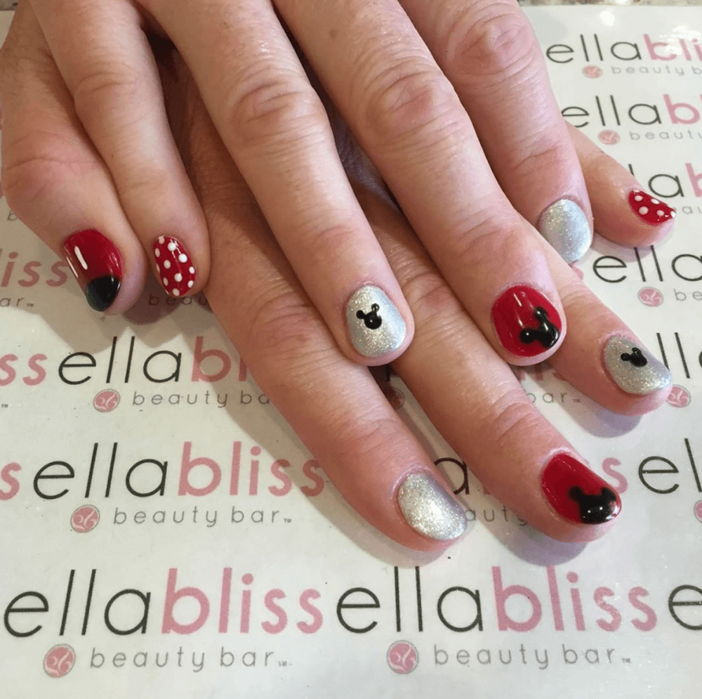 Round Nails 75+ Hottest Looking Nail Shapes for Women - 54