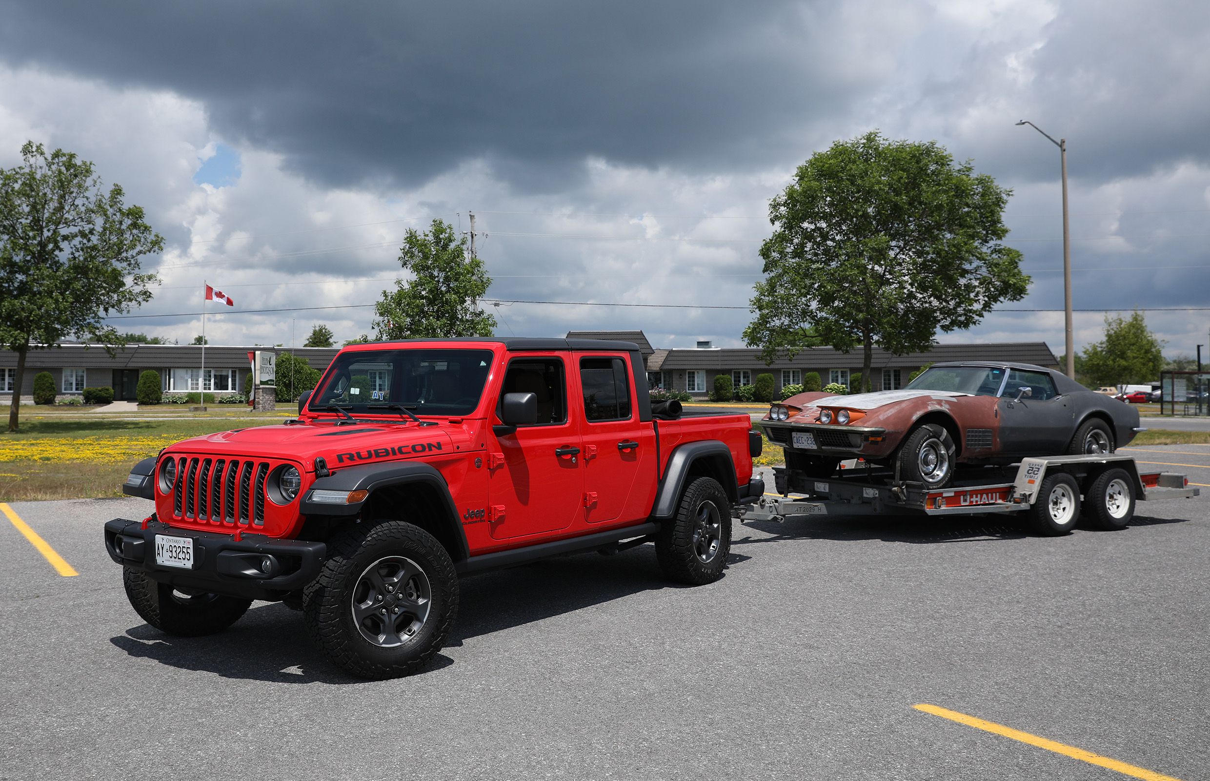 Towing-and-Hauling-of-The-Jeep-Gladiator Is The Jeep Gladiator a Useful Truck?