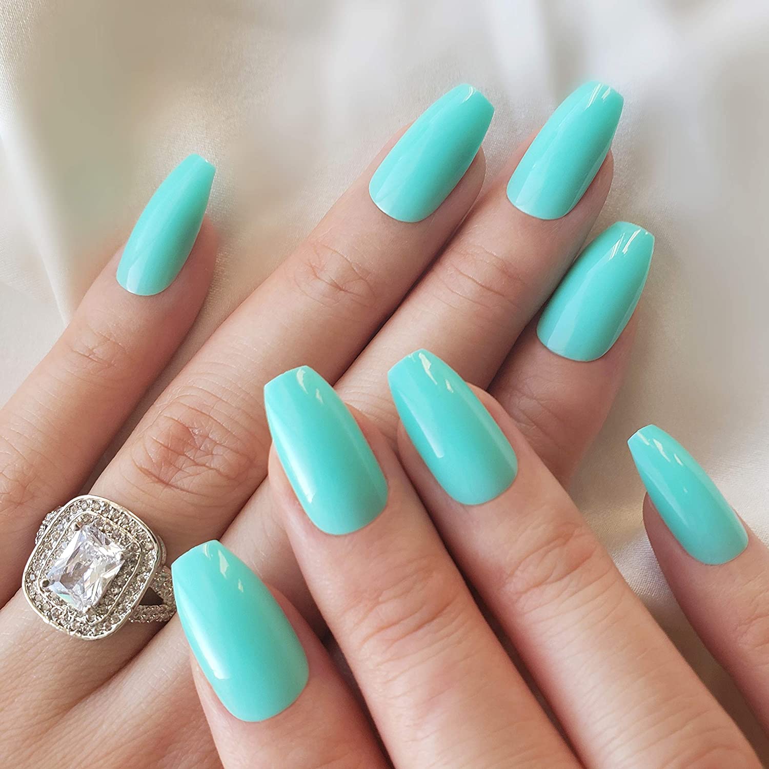 Turquoise. 70+ Most Popular Gel Nail Colors - 31