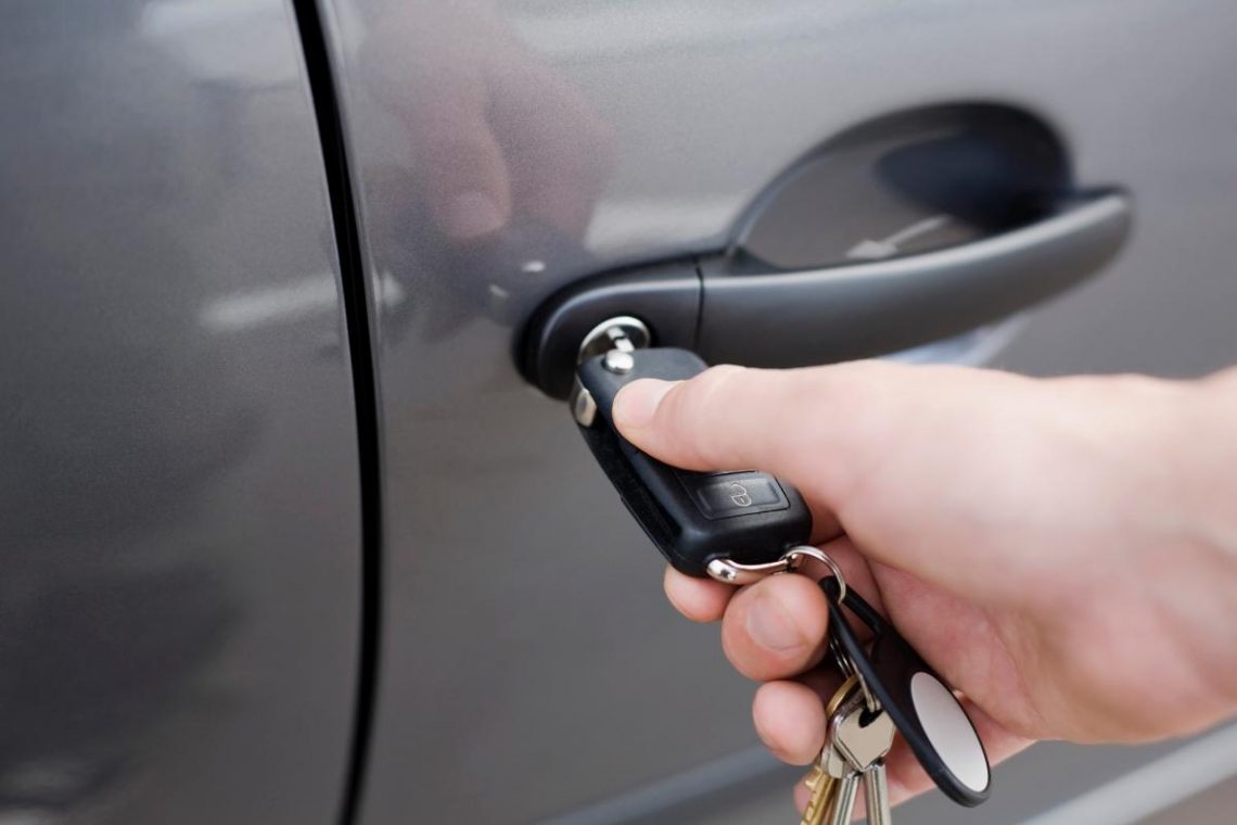 Lock-Your-car-Doors 5 Simple Rules to Protect Your Car