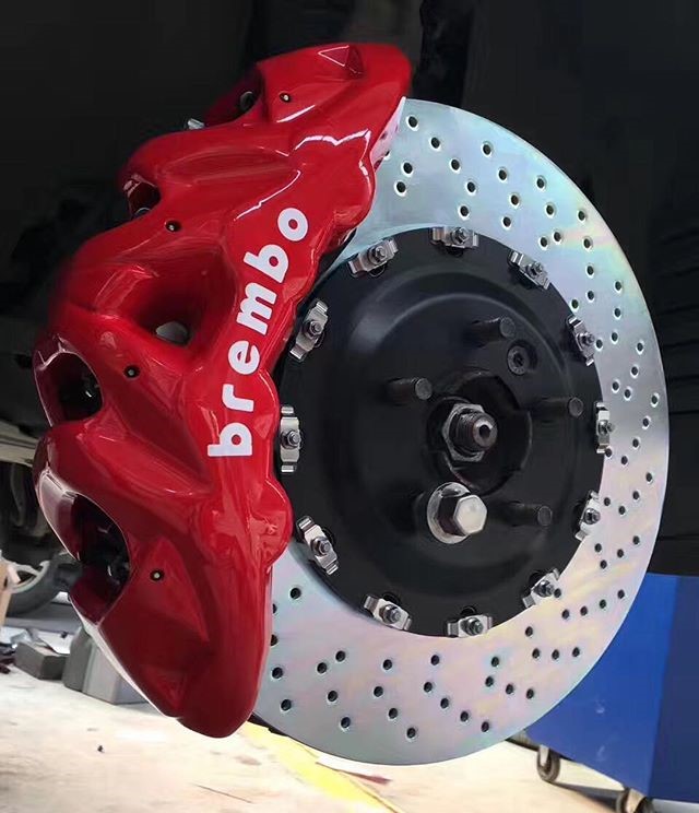 brembo-truck-Brakes Make Your Truck Exude Tough With a Lift