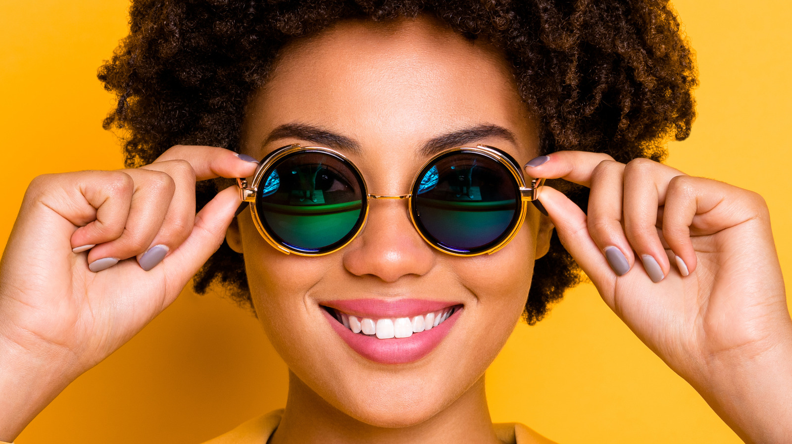 70+ Hottest Spring Fashion Trends for Women 12 Circle Sunglasses 70+ Hottest Spring Fashion Trends for Women - 11