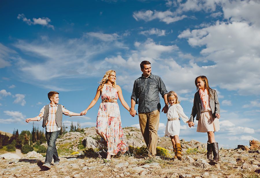 70+ Best Chosen Family Photo Outfit Ideas in Summer 40 Floral Patterns. 1 70+ Best Chosen Family Photo Outfit Ideas in Summer - 39