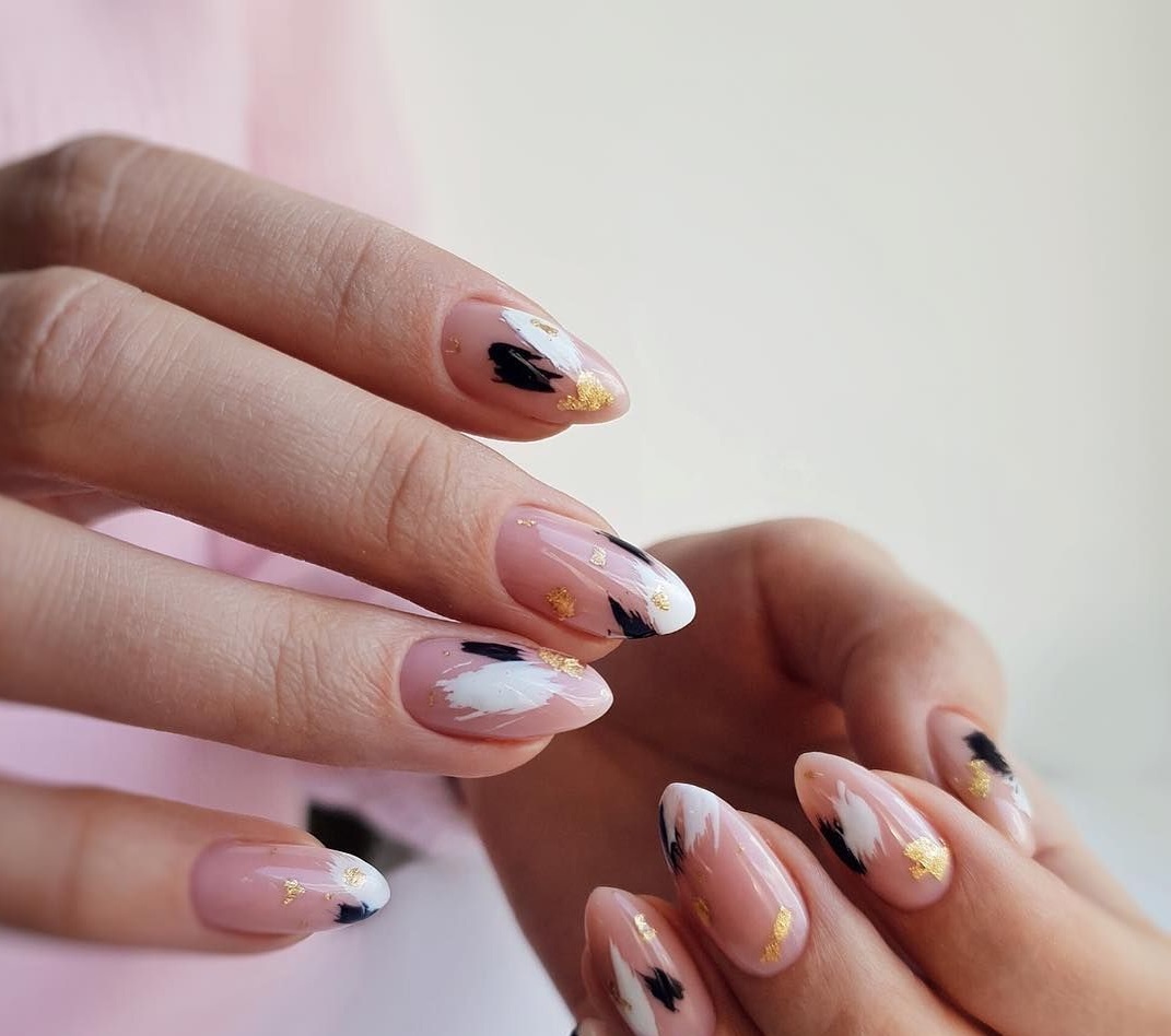 Minimalist-Spring-Nail-Art. Top 80+ Easiest Spring Nail Designs For 2022