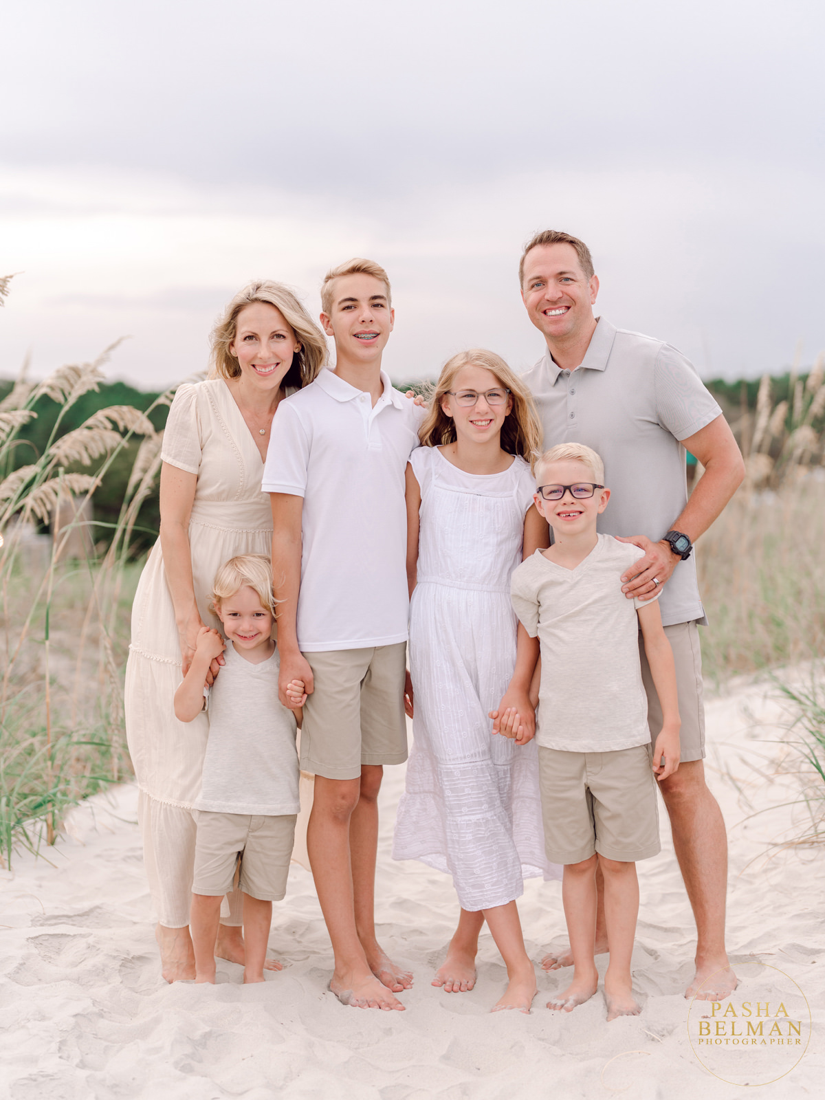 Neutral Creamy Look 1 70+ Best Chosen Family Photo Outfit Ideas in Summer - 30