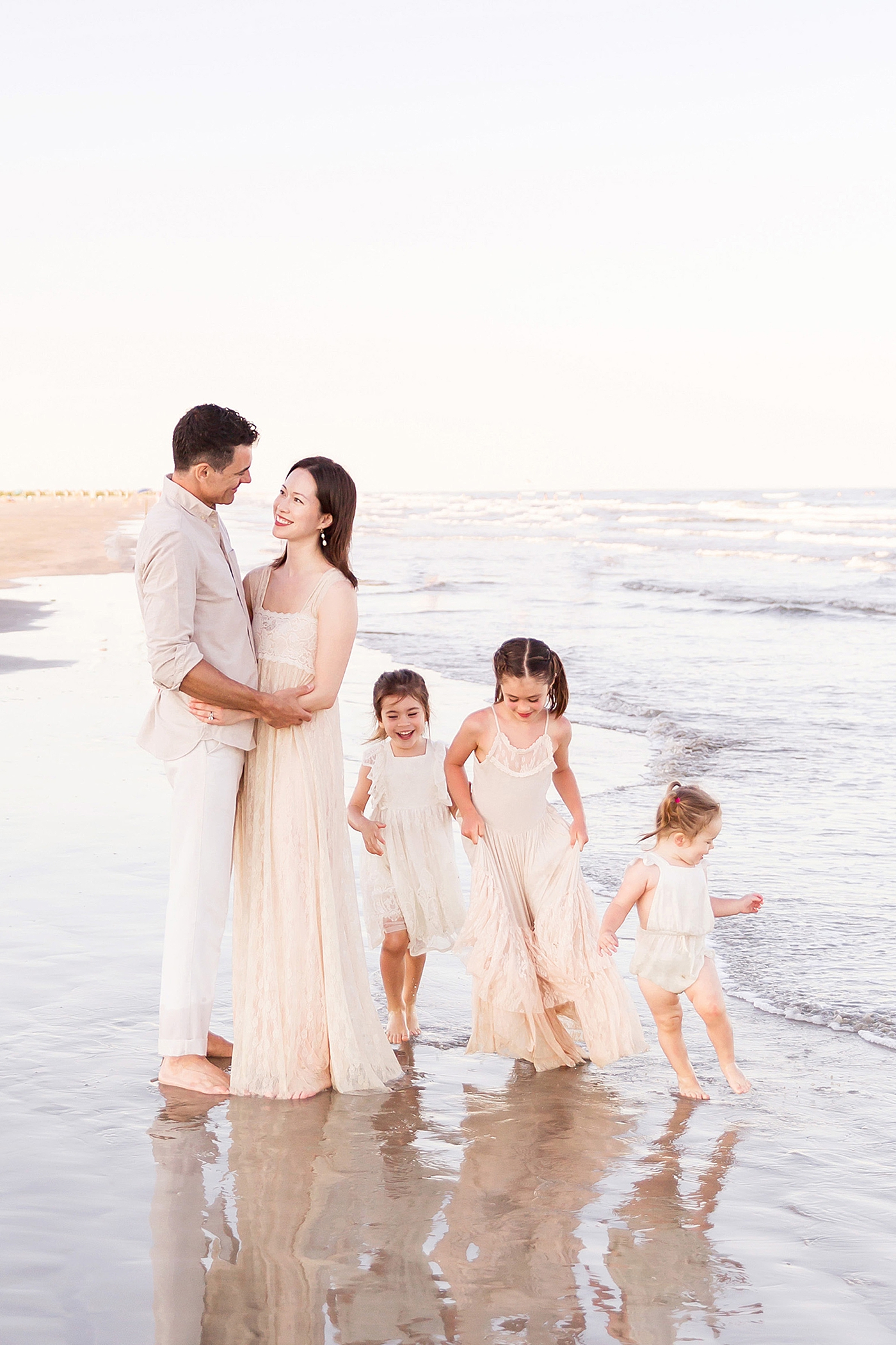 Neutral-Creamy-Look 70+ Best Chosen Family Photo Outfit Ideas in Summer 2022
