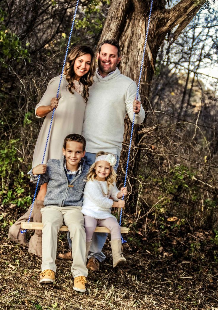 70+ Best Chosen Family Photo Outfit Ideas in Summer 33 Neutral Creamy Looks 70+ Best Chosen Family Photo Outfit Ideas in Summer - 32