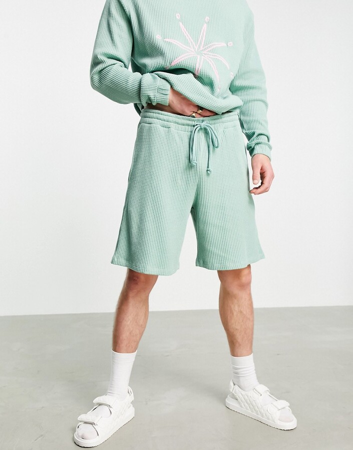 Oversized-Bermuda-Shorts 65+ Best Spring & Summer Men's Outfit Ideas for 2022