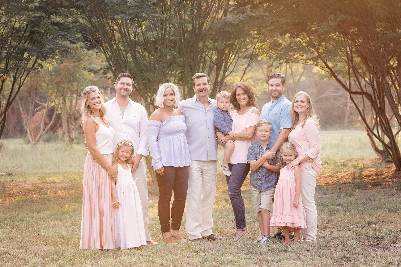 70+ Best Chosen Family Photo Outfit Ideas in Summer 51 Pink Shades 70+ Best Chosen Family Photo Outfit Ideas in Summer - 50