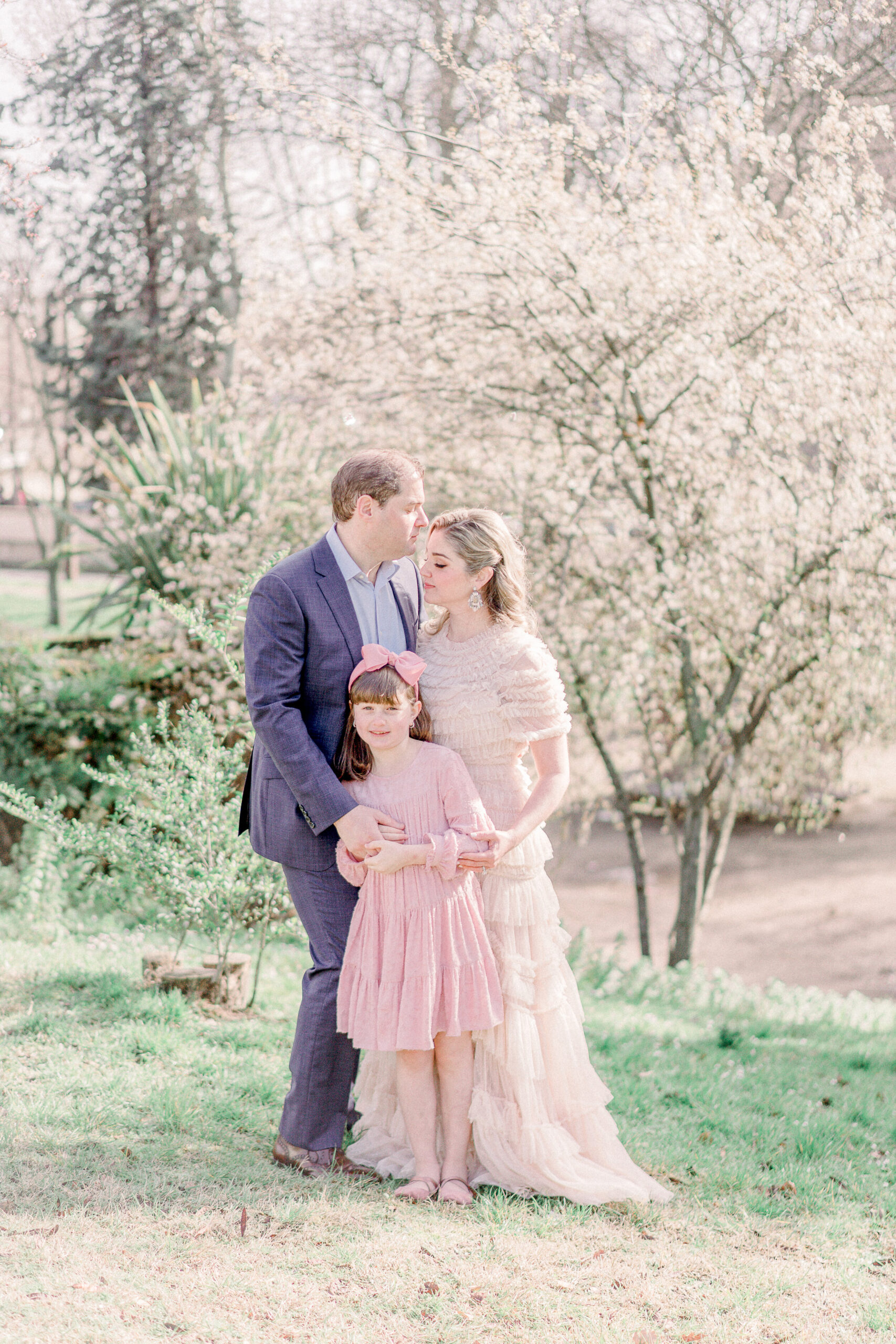 70+ Best Chosen Family Photo Outfit Ideas in Summer 49 Pink outfit. scaled 70+ Best Chosen Family Photo Outfit Ideas in Summer - 48