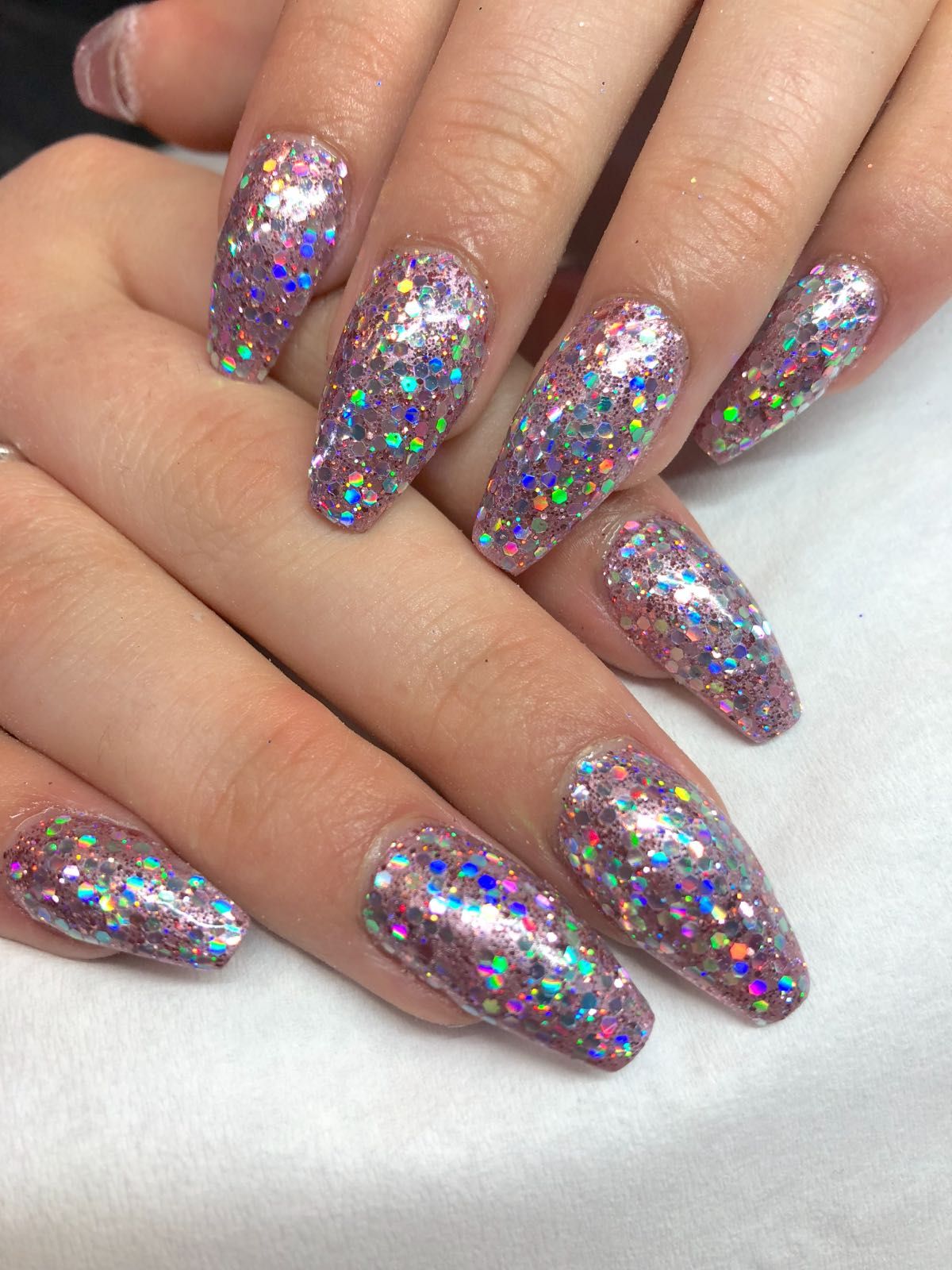Sparkling glam nail art 1 Top 80+ Easiest Spring Nail Designs - 42