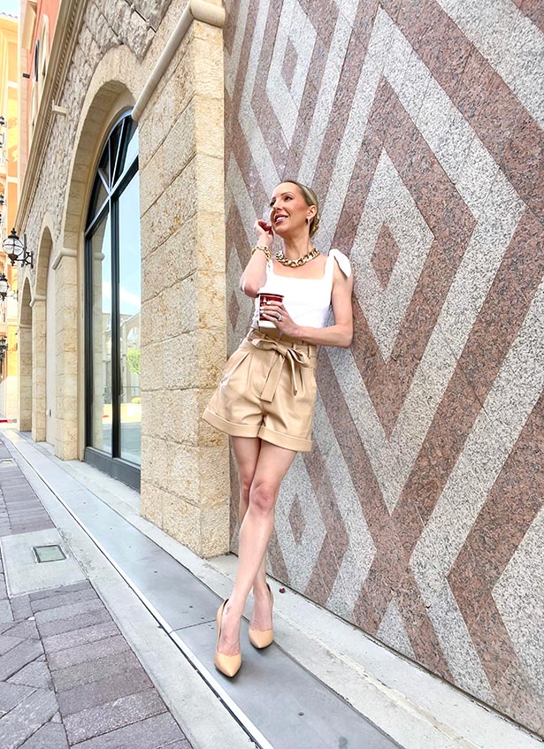 100+ Cutest Spring and Summer Outfits for Women 71 Stylish Shorts 100+ Cutest Spring and Summer Outfits for Women - 69